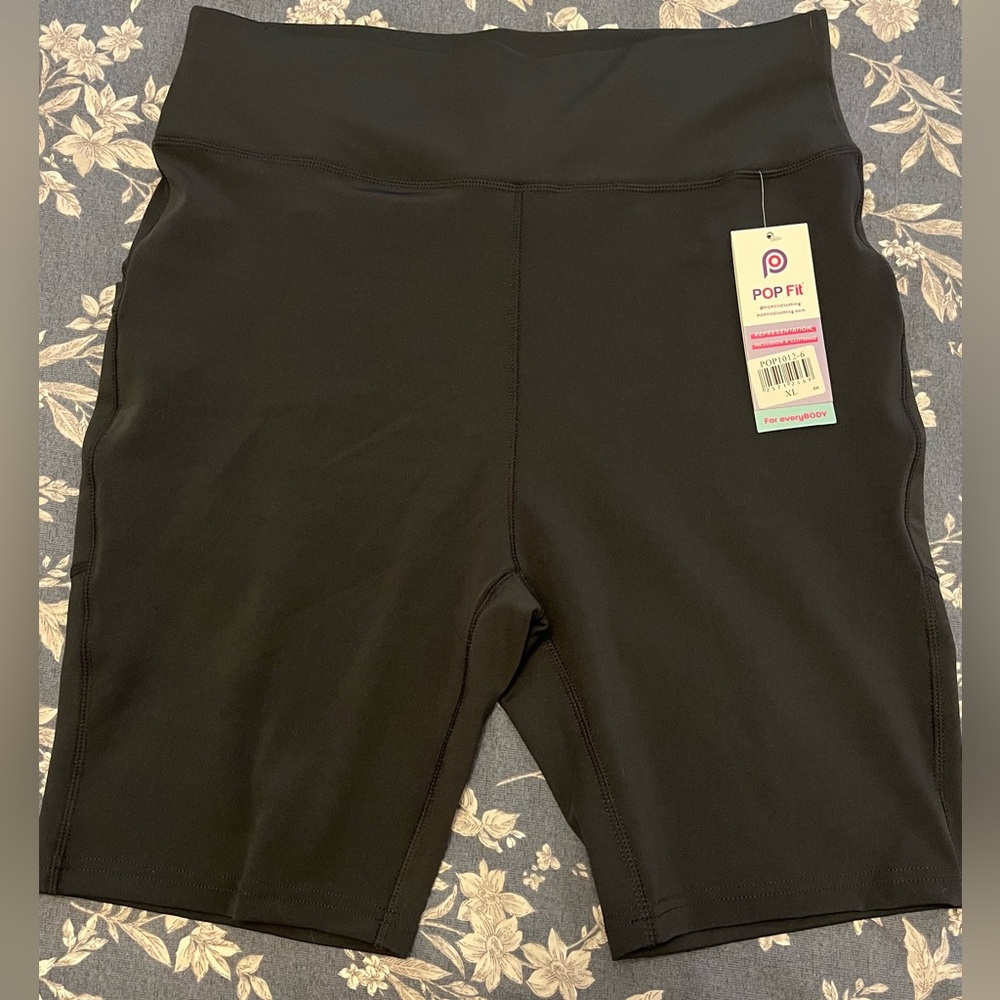 Pop fit shorts with pockets